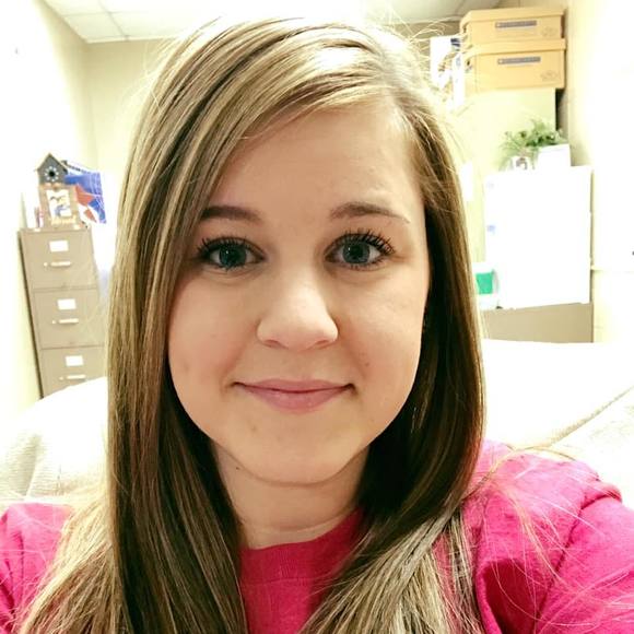Meet your Posher, Jessica - Picture 1 of 1
